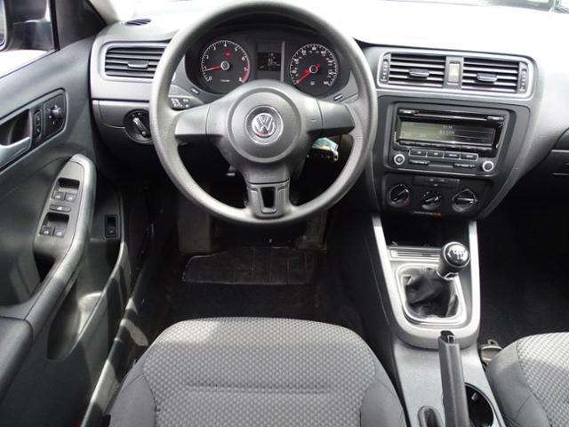 2014 Volkswagen Jetta 4dr Sedan 5M